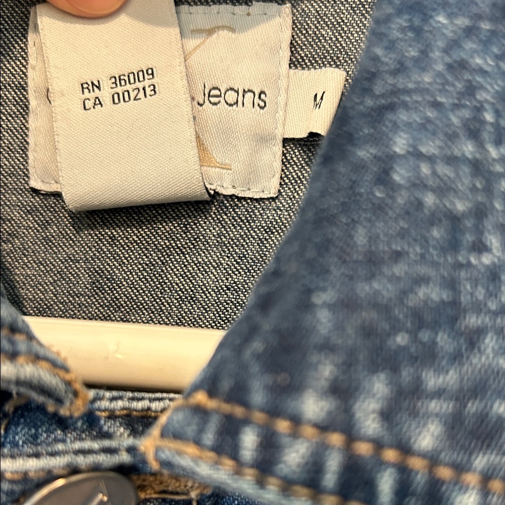 Calvin Klein Dark Wash Denim Trucker Jacket Women’s Classic Button Front - Picture 5 of 9